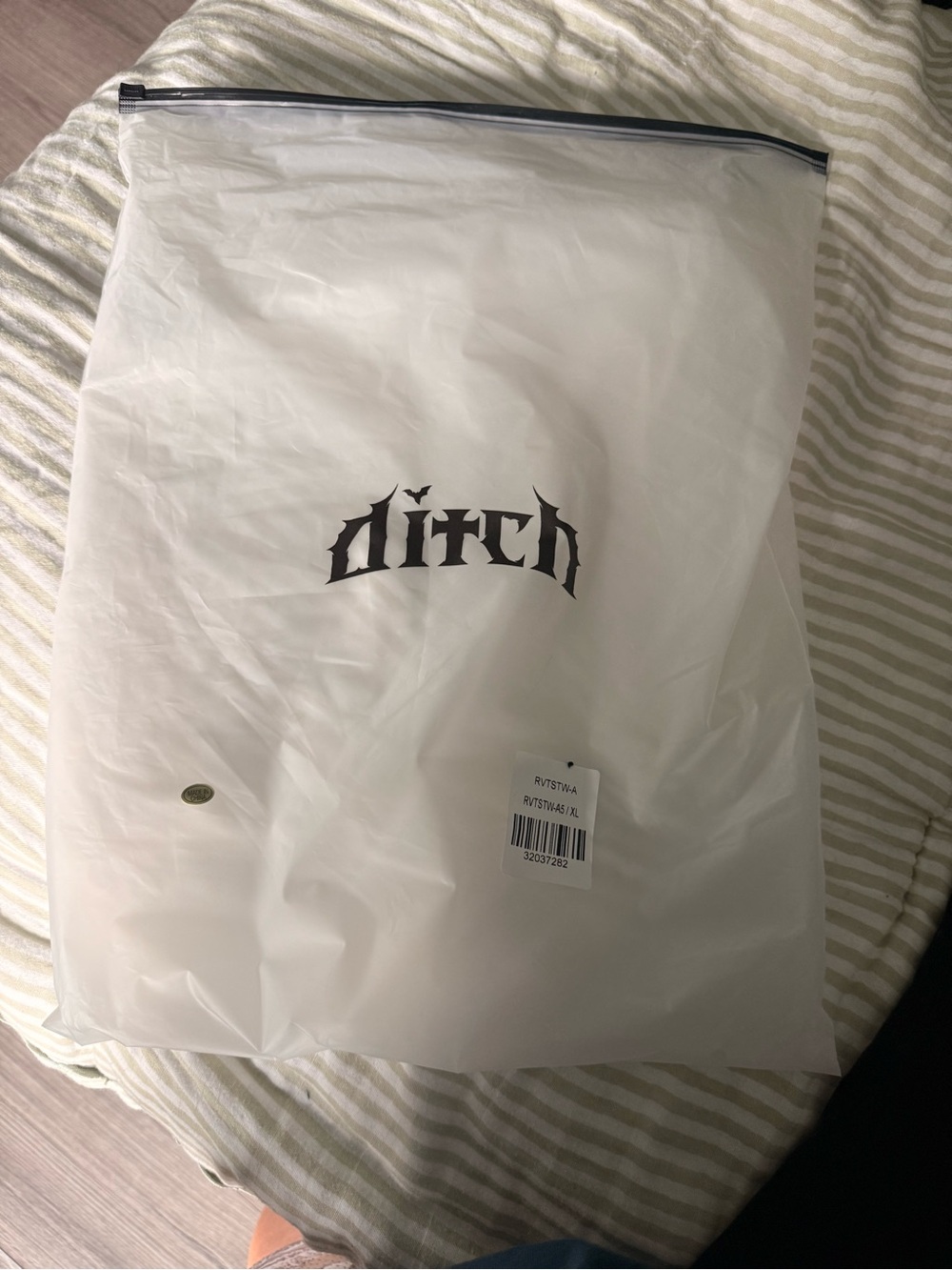 Ditch Rivet Sweatpants - Picture 8 of 8